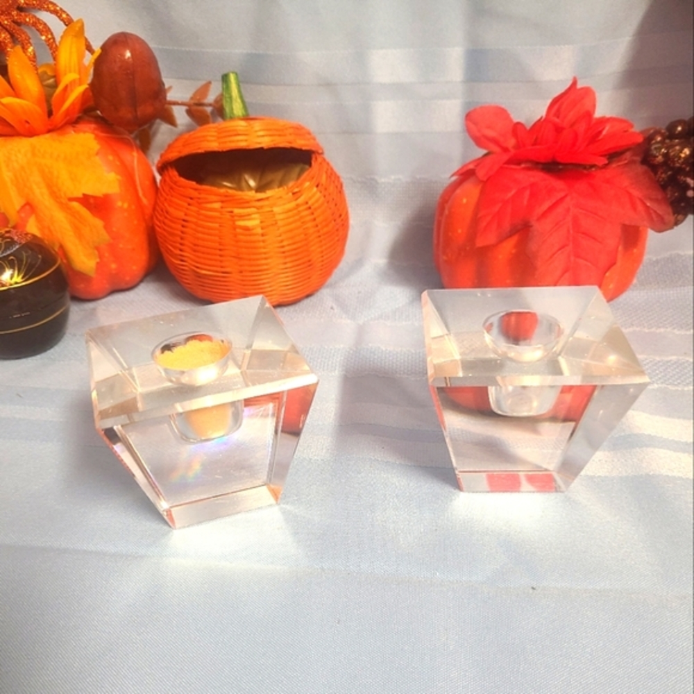 Set of 2 block cube candle stick‎ holders.
